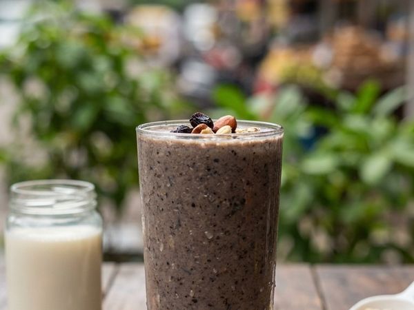 Black Raisin & Red Banana at Sai Healthy Corner, Ulhasnagar