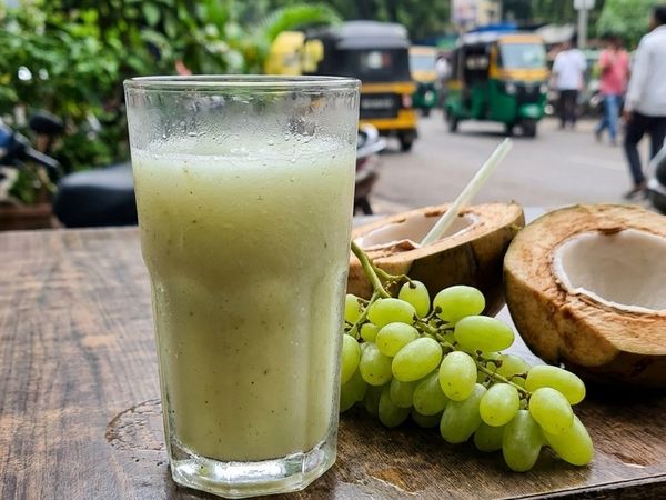 Green Grapes in Coconut Water at Sai Healthy Corner, Ulhasnagar