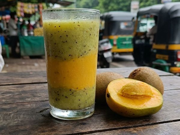 Kiwi & Mango at Sai Healthy Corner, Ulhasnagar